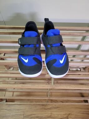 Nike Free 5.0Kids' Blue and Black Velcro Sneakers